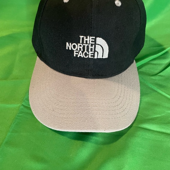 The North Face Hat, Navy & Gray. New without tags. - Picture 1 of 7